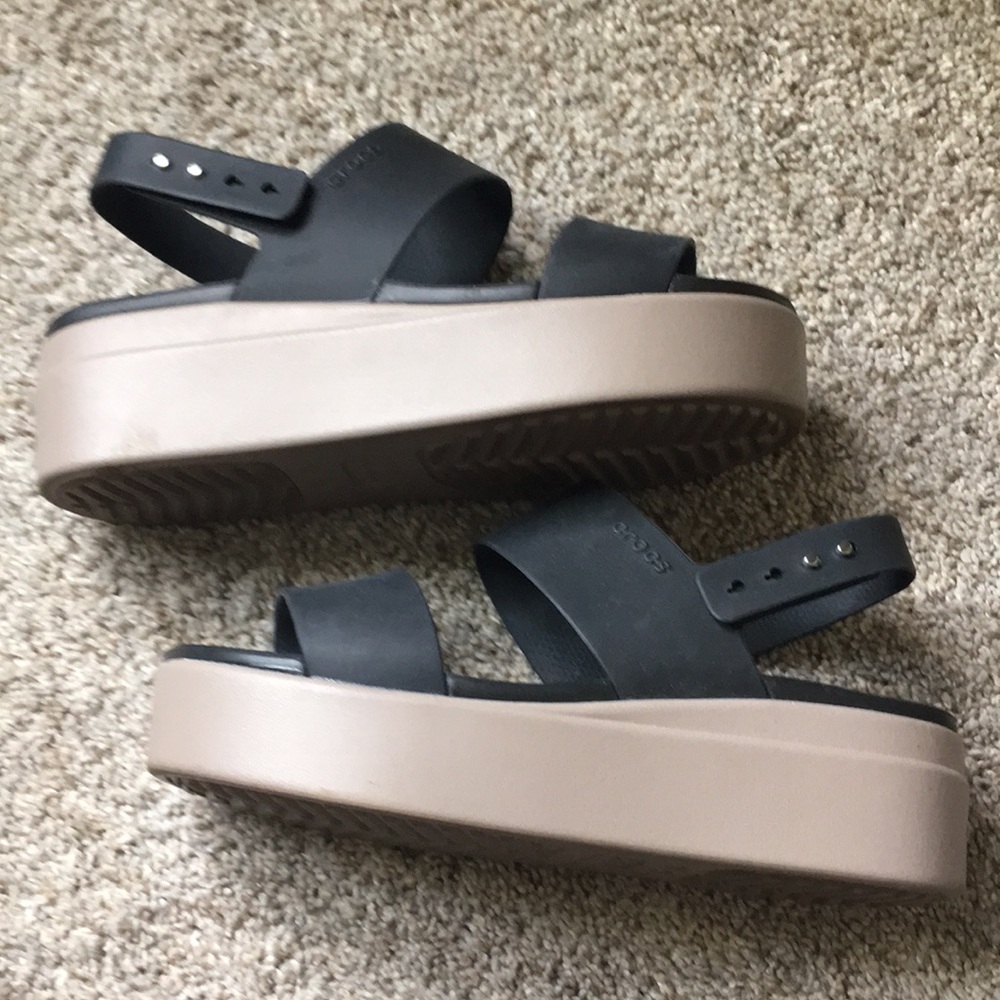 Crocs Brooklyn Low Wedge Sandal-Women - Picture 7 of 8